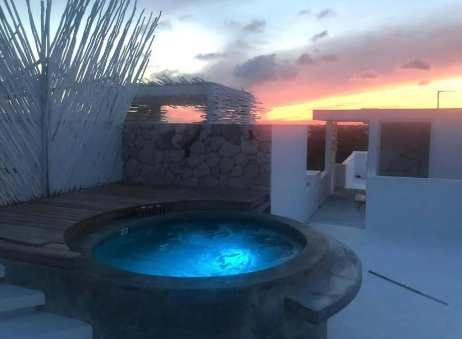 Tulum Beachfront Villa I'Ik 0*,