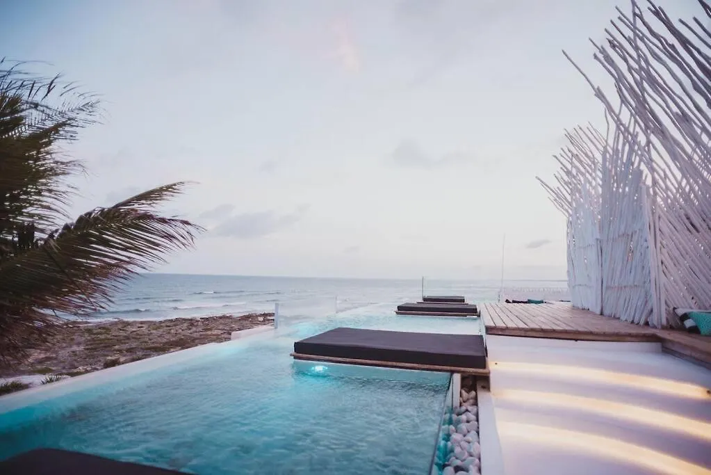 Tulum Beachfront Villa I'Ik